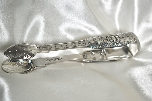 Irish Solid Silver Large & Fine Tongs By Christopher Cummins Dublin: 1858 : 80g
