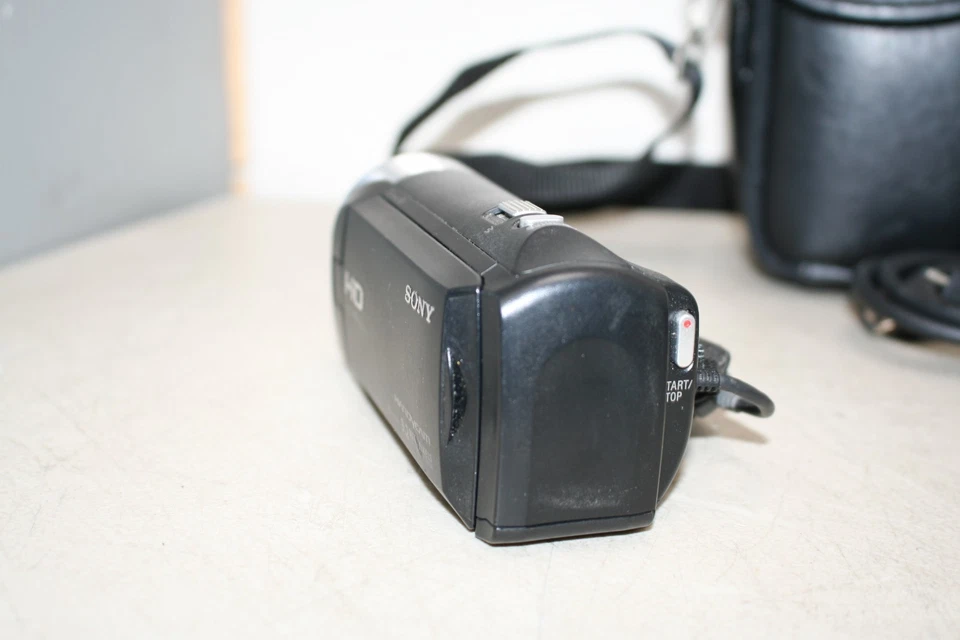 Sony HDR-CX240 1080p Full HD Camcorder Black w/ 32GB Micro SD Card- Tested - Image 3 of 4