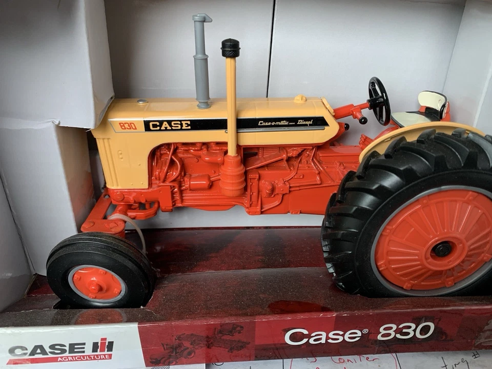 Ertl Case 830 Wide Front Tractor.  1/16 Scale - Image 2 of 4