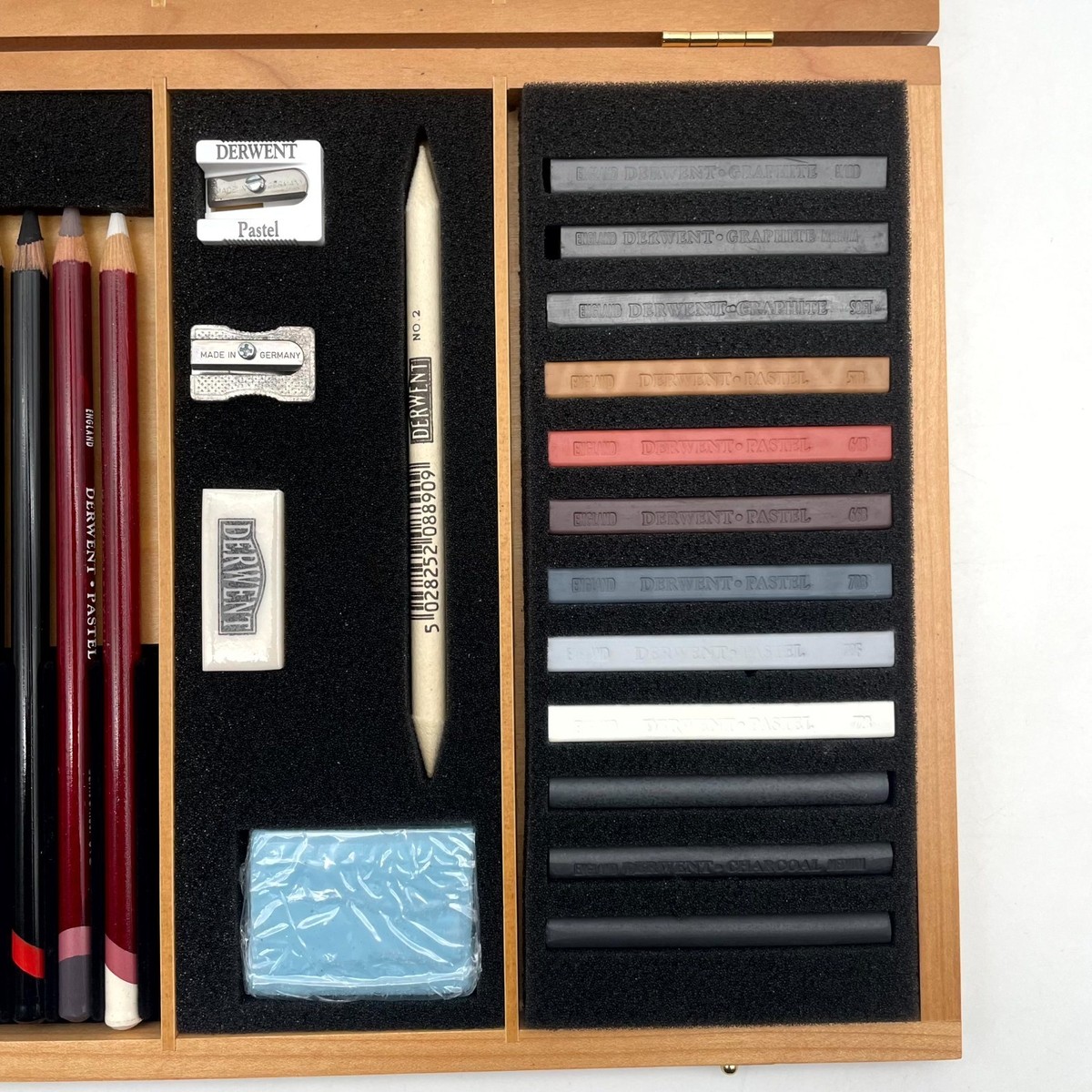 Derwent Fine Art Pencils Sketching Collection Wood Box Graphite