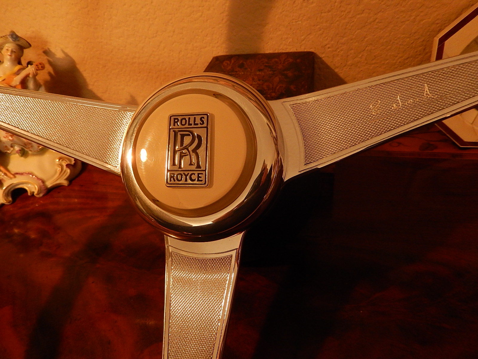 Rolls Royce Corniche Camargue Wood Steering Wheel 15" engraved + Rivets  NOS NEW