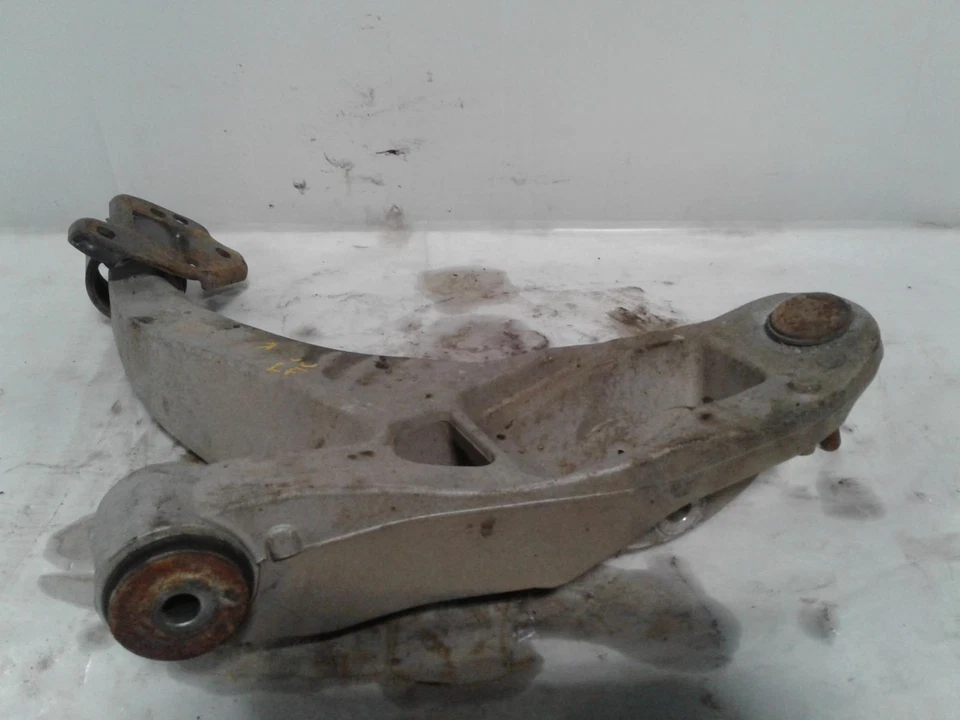 Brazo de control inferior inferior delantero izquierdo usado se adapta a: 2004 Mercury Grand Marquis F Foto 2 de 4