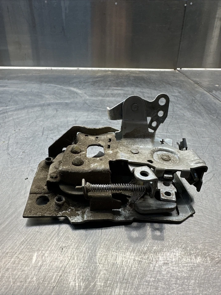 1997-2002 Chevrolet C6500 Kodiak GMC Topkick Front Left Door Latch Assembly - Изображение 3 из 4