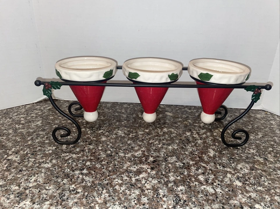 santa server set 4pcs; 3 Ceramic Dishes And Metal Stand In Original Box - Image 4 of 4