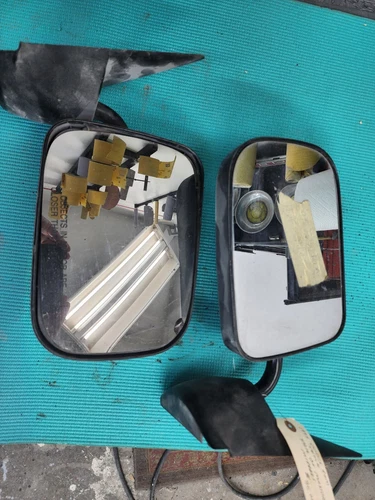 1994-97 DODGE PICKUP MANUAL MIRRORS BOTH SIDES
