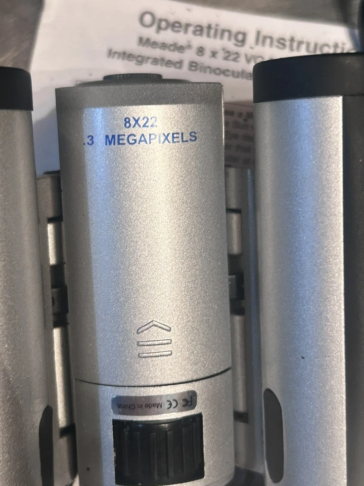 Meade Capture View 8x22 Integrated Digital Camera Binoculars - Image 2 of 2