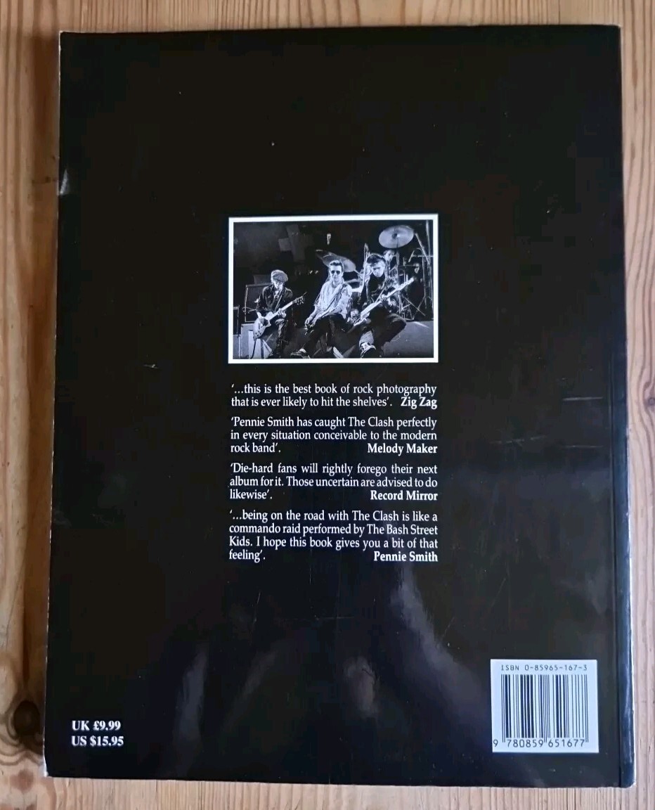 輸入書籍 Photo Book Clash - Before &amp; After - Photo Graphs By Pennie Smi ISBN0859651673 HOLLEN STREET /00600 Clash: Before and After: Smith, Pennie, Members of the Clash