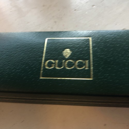 Gucci Red And Green Vintage Watch With Box - Picture 5 of 12