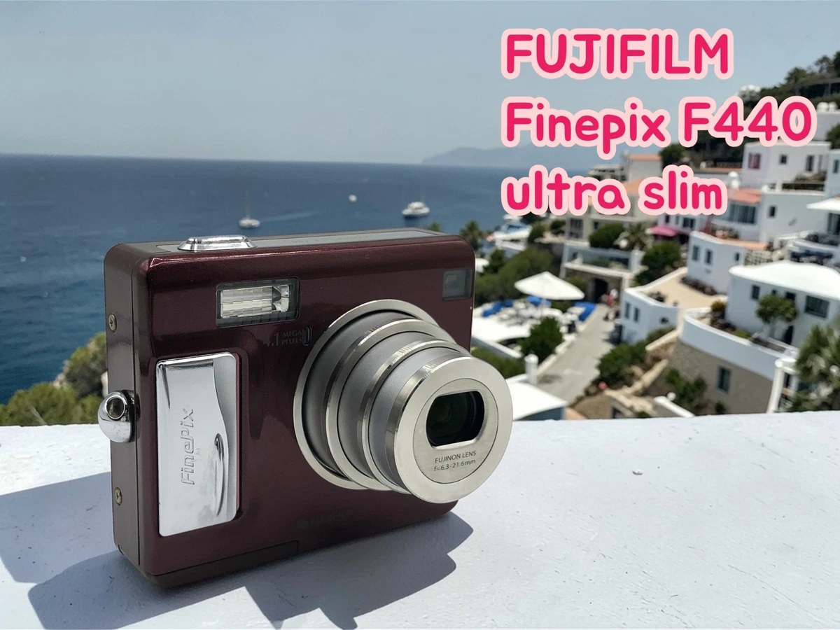 FUJIFILM FinePix F440 4.1MP Digital Camera Wine Red From Japan