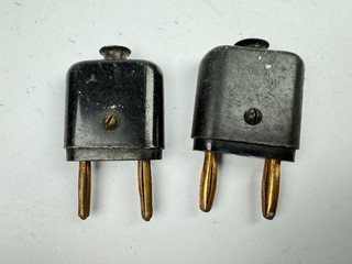 2x Stecker 2 polig Wehrmacht Funk Funkgerät Kopfhörer Bauteil