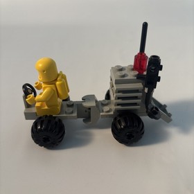 Vintage LEGO Space 6823-1 SURFACE TRANSPORT-1983 Yellow Minifigure 100% Complete