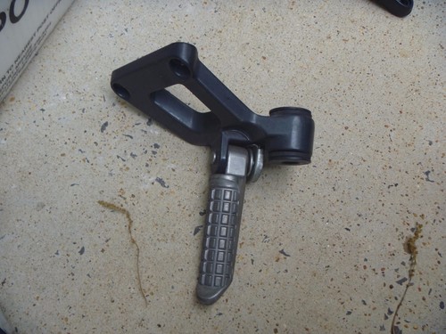 OEM FACTORY 03-04 Kawasaki ZZR600 93-05 ZX600 ZX6 LH Rear Footpeg Peg & Mount