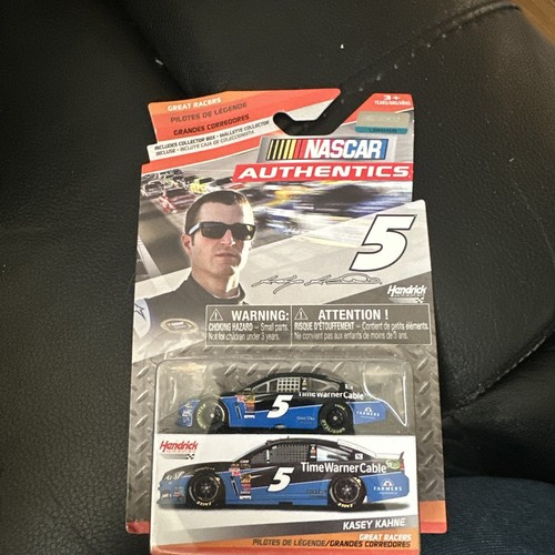 2015 KASEY KAHNE #5 TIME WARNER CABLE CHEVROLET SS 1:64 NASCAR AUTHENTICS  B52 - Picture 5 of 8