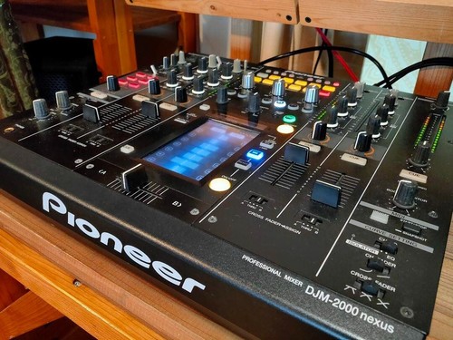 Pioneer DJM-2000 Nexus Professional DJ Mixer - Bild 4 von 8