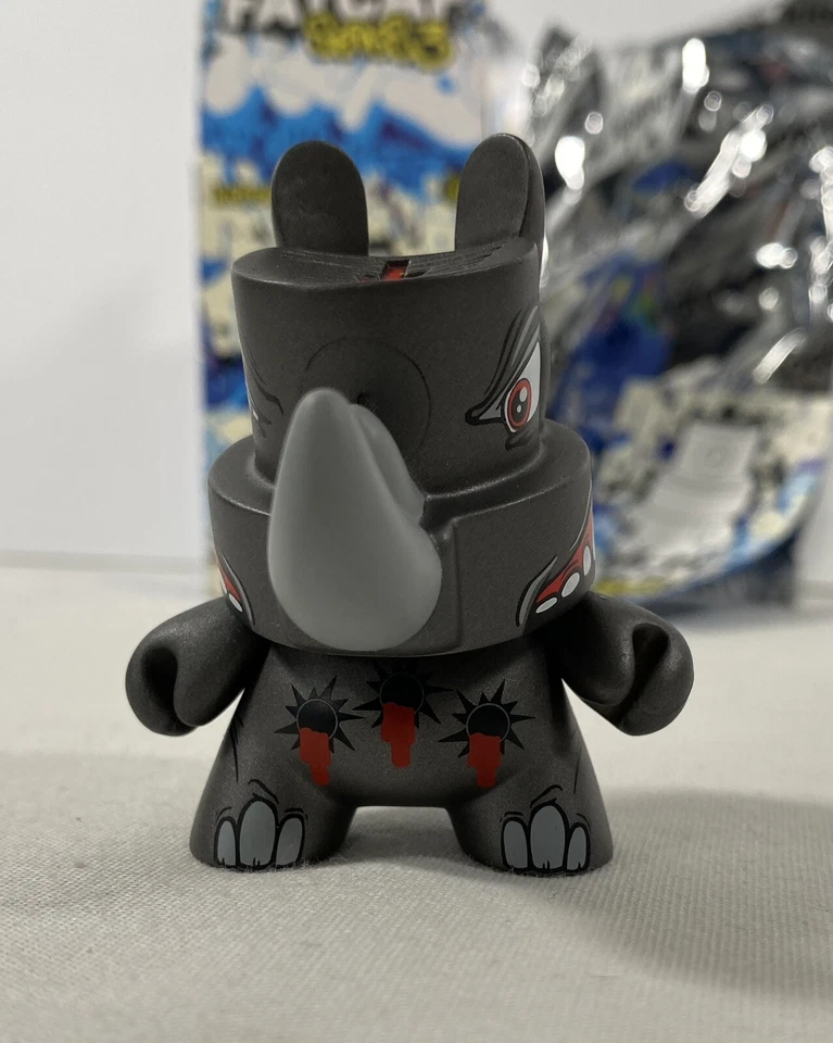 Kidrobot Fatcap Serie 3 D. Ross Escriba Rinoceronte Gris 2.5" Graffiti Arte Juguete Gorra Grasa Foto 2 de 3