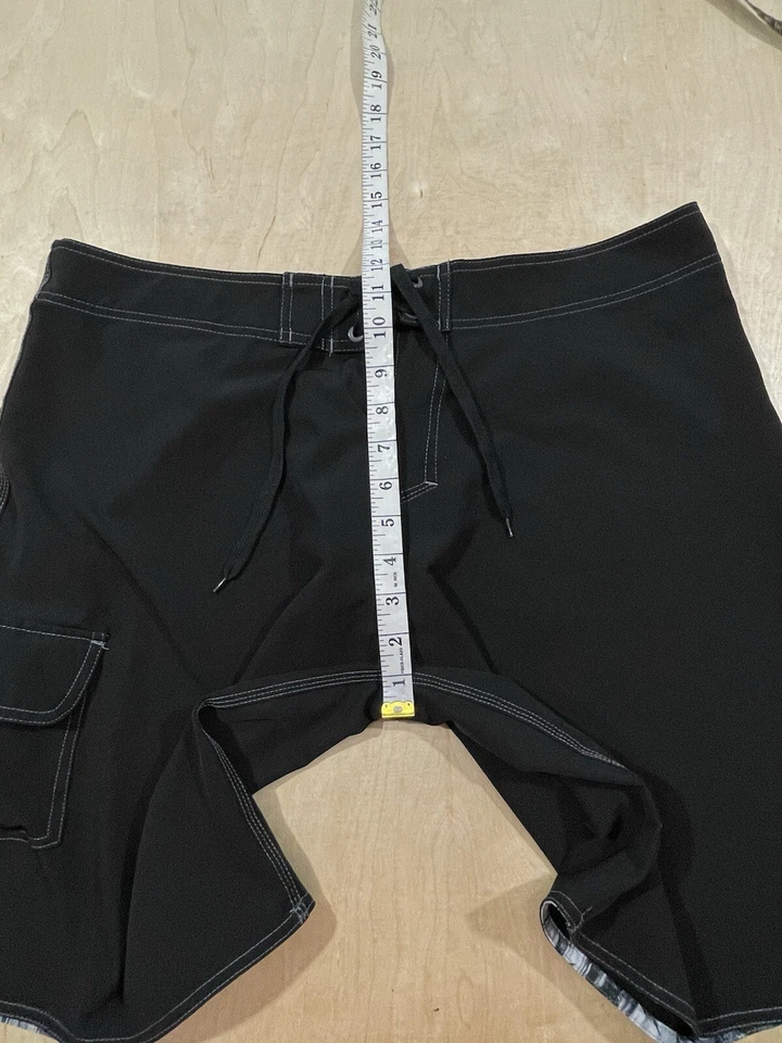 Pantalones cortos de natación Burnside Board Cargo Pocket negros para hombre talla 38 Foto 3 de 4