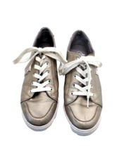 G by Guess Womens Sneakers Camo Gold Metallic Size 10 Lace Up Pre Owned