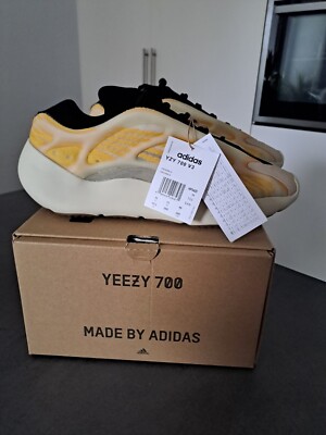 Adidas Yeezy 700 V3 Mono Safflower EU 46 