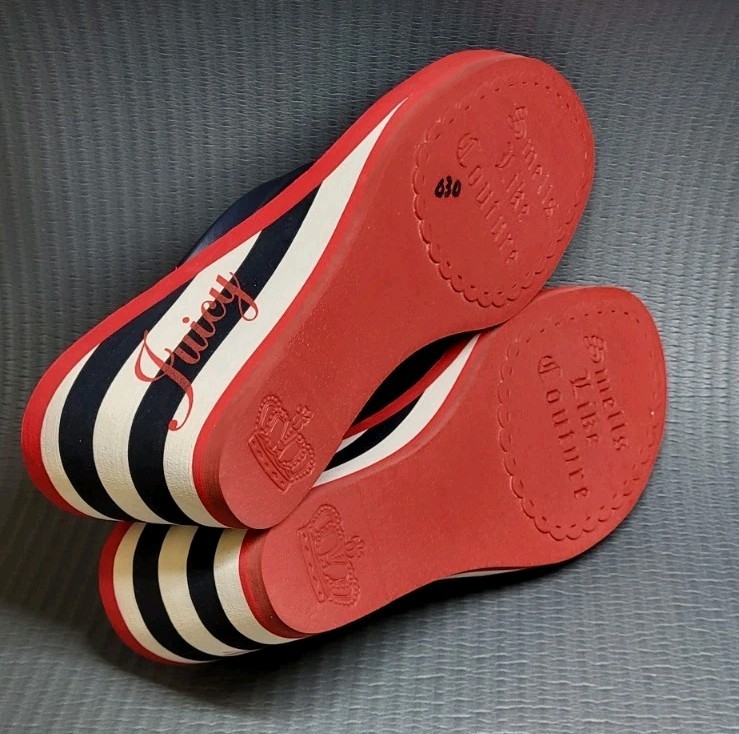 Juicy Couture "Laney" Wedge Thong Vintage Y2K Gold Apple J263000 Red Sz 8 RARE image 5