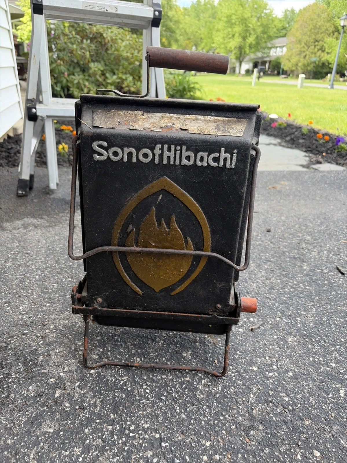 Vintage Hearthcraft Son of Hibachi Cast Iron Charcoal Grill Folding Portable
Opens in a new window o