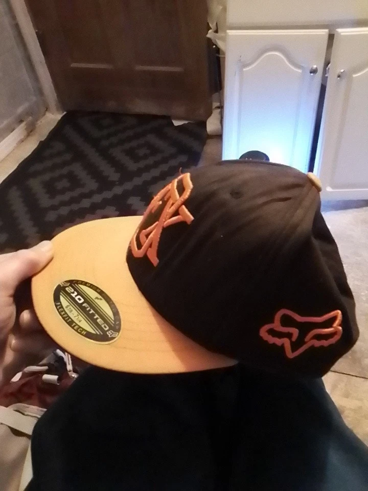 Sombrero de zorro usado pero estoy en buen estado con pegatina todavía en el billete Foto 2 de 4