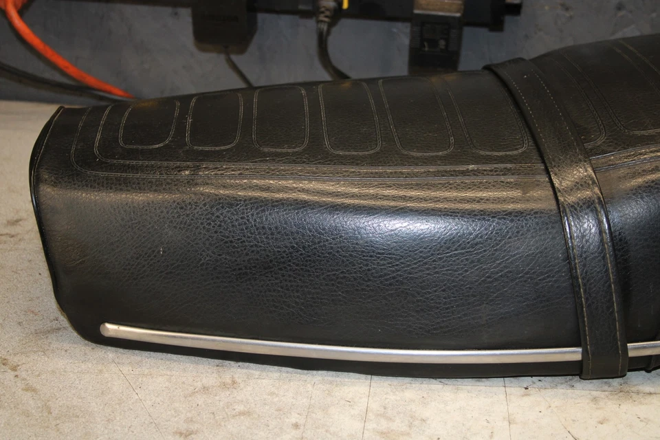 Suzuki GT250 1975 asiento del conductor delantero 2778 ABX Foto 4 de 4