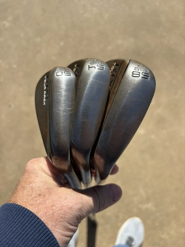 Cleveland RTX 6 Zipcore Wedge Set Tour Rack, Mid 50°/54°/58° Pre-owned NICE - Image 2 of 4