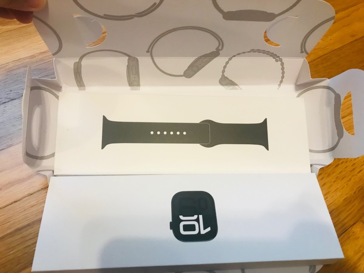 Apple Watch Series 4 40 mm Gold Aluminum Case with Pink Sand