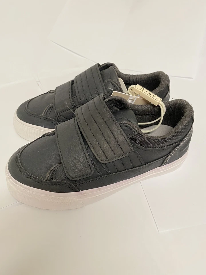 Nuevas ZAPATILLAS ZARA Azul Marino Niño Pequeño Niños CON CORREAS ADHESIVAS EE. UU. 10.5 Foto 2 de 4