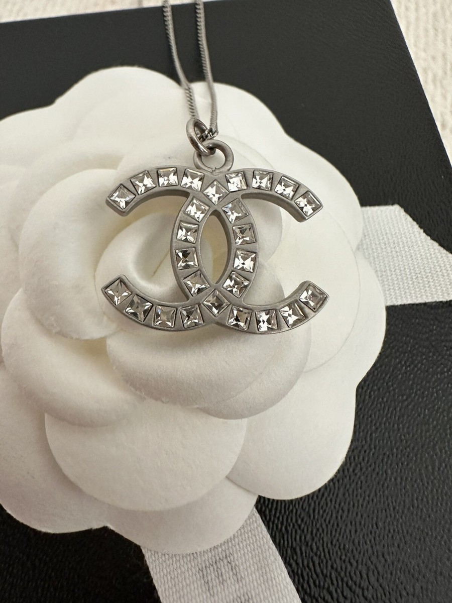 Pre Loved Chanel CC Classic Crystal Necklace Silver Tone Pre Loved Chanel CC Classic Crystal Necklace Silver Tone