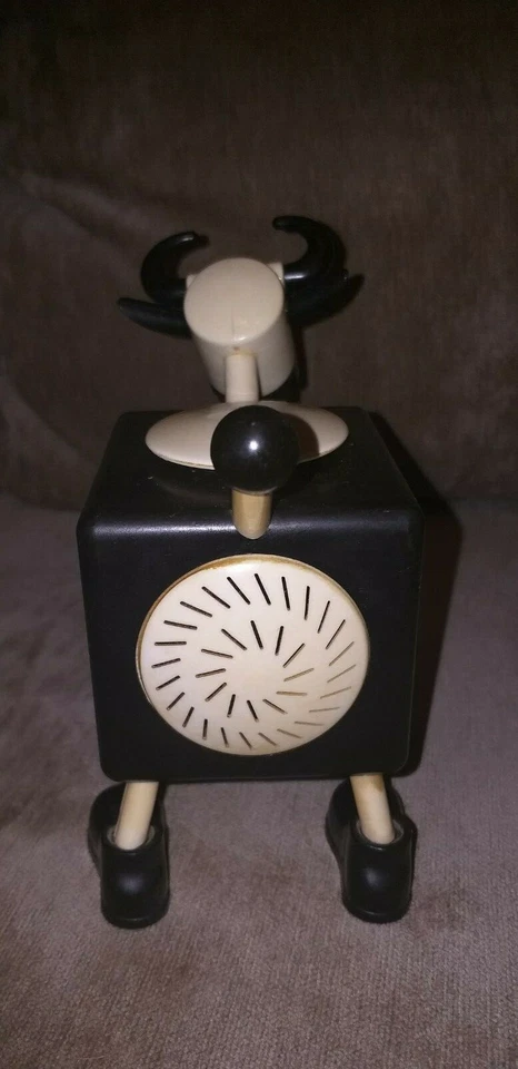 1970's Alarm Table Clock Plastic Cow with Rodeo and Cow Alarm Noises - Image 4 of 4