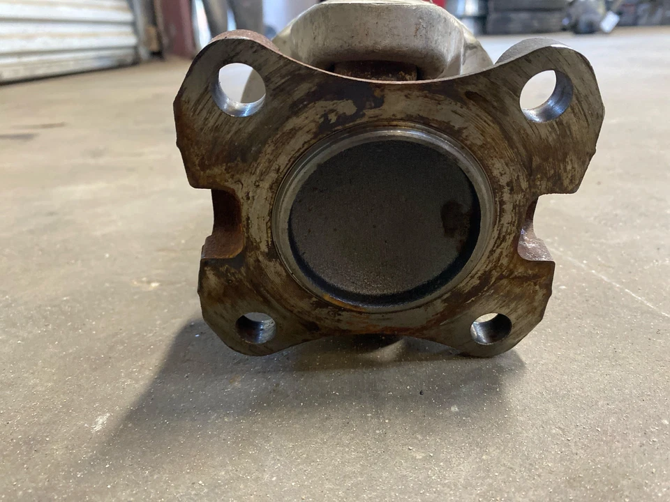 Se adapta a Infiniti QX56 2011 2012 2013 5,6 L 4x2 transmisión automática eje de transmisión trasero OEM Foto 3 de 4