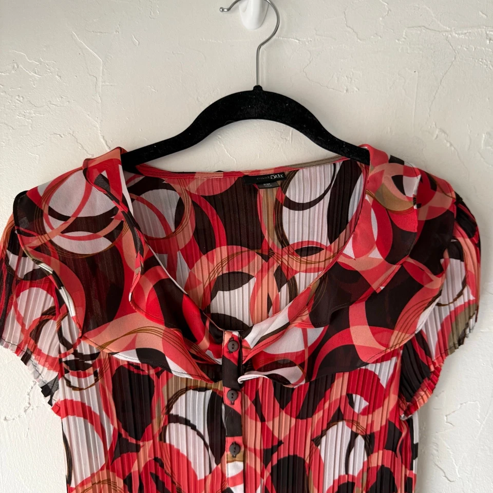 East 5th Y2K 中号复古时髦粉红色几何荷叶边纽扣娃娃衬衫 — 第 2/4 张图片