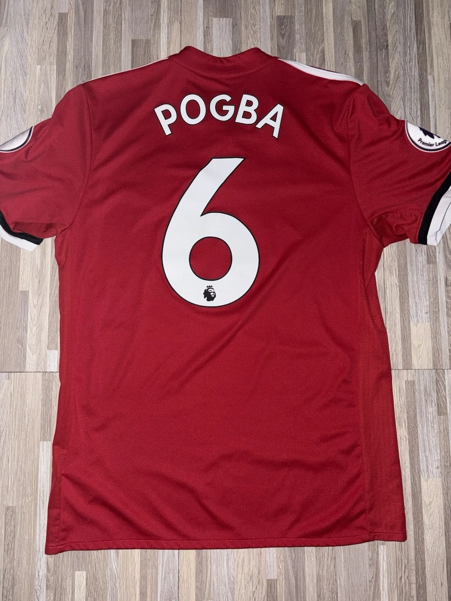 Manchester United présente son maillot domicile pour la saison 2017-2018