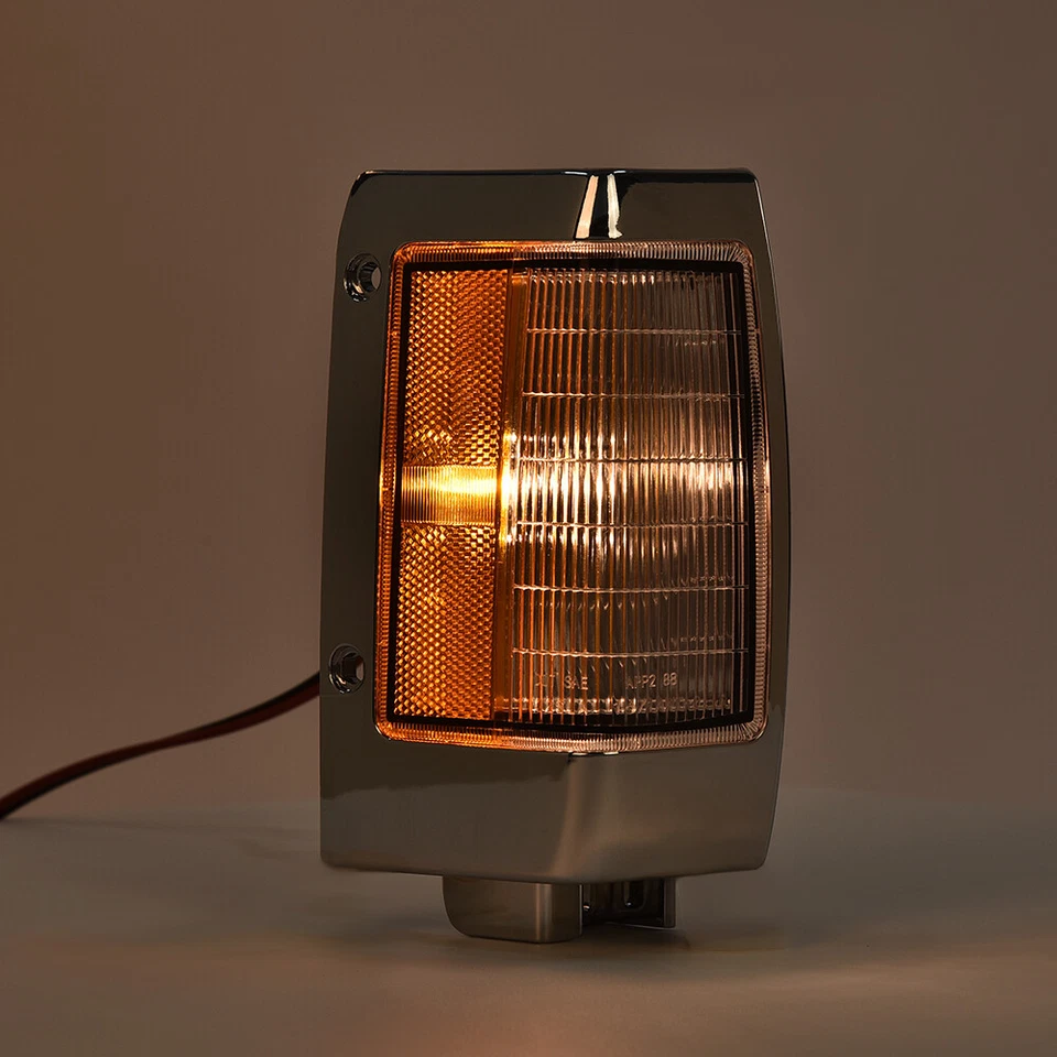 Luz de señalización lateral de esquina de estacionamiento cromada apta para Nissan D21 90-97 nueva Foto 3 de 4