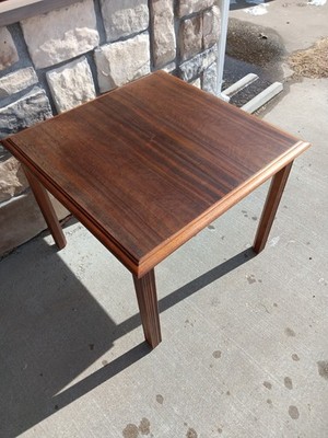 Modern Square Walnut 2 tone color Bookmatch Veneer End Table