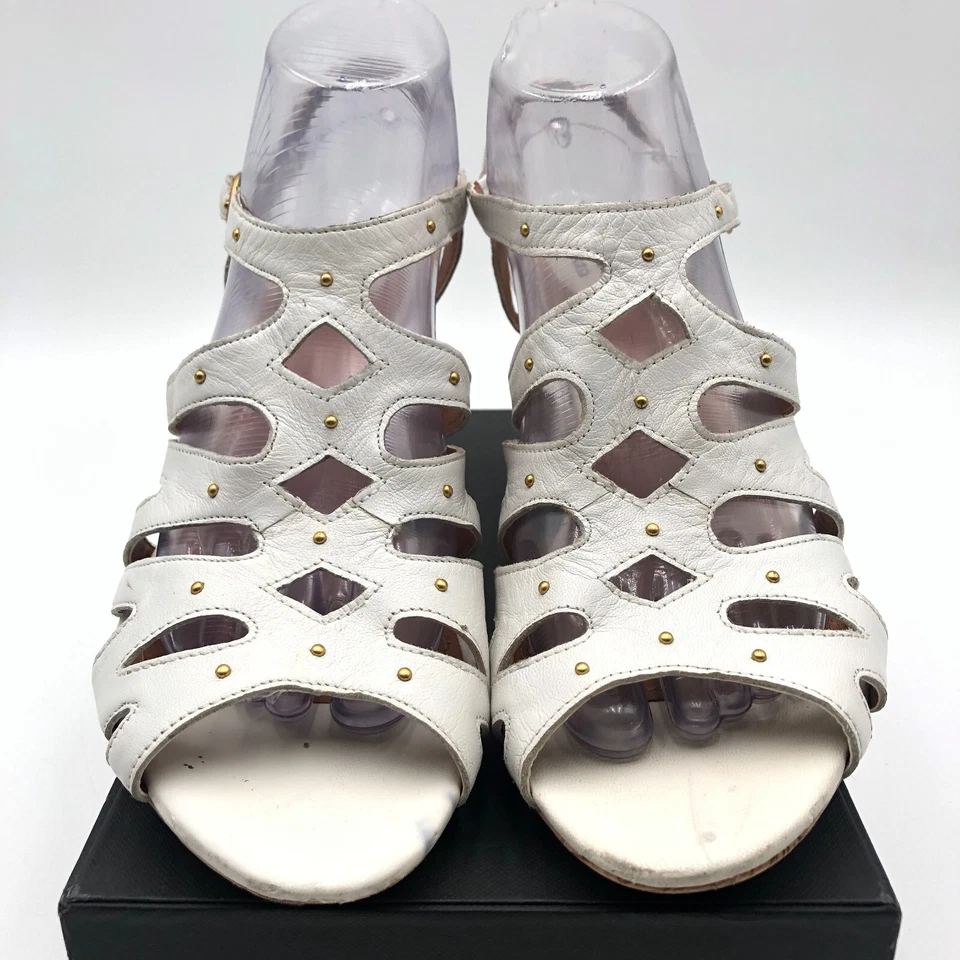 Sandalias de cuña Clarks artesanales de cuero blanco de corcho 9,5 m plateadas detalle de tachuelas con tiras Foto 4 de 4