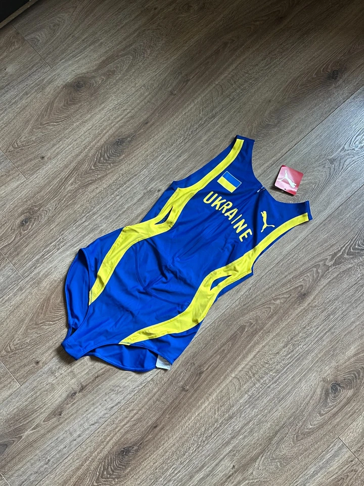 Novo Terno Feminino Puma Ucrânia Seleção Olímpica Nacional de Atletismo e Campo P - Imagem 2 de 4
