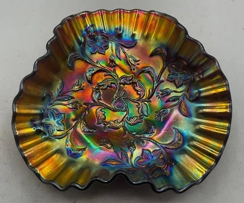 VINTAGE CARNIVAL DUGAN ELECTRIC PURPLE BELLS & BEADS TRI CORNERED CRE BOWL