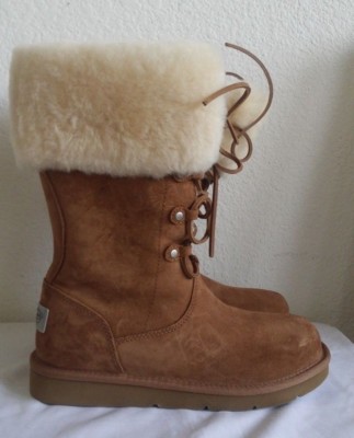New UGG Women's Montclair chestnut sheepskin fully lined booties