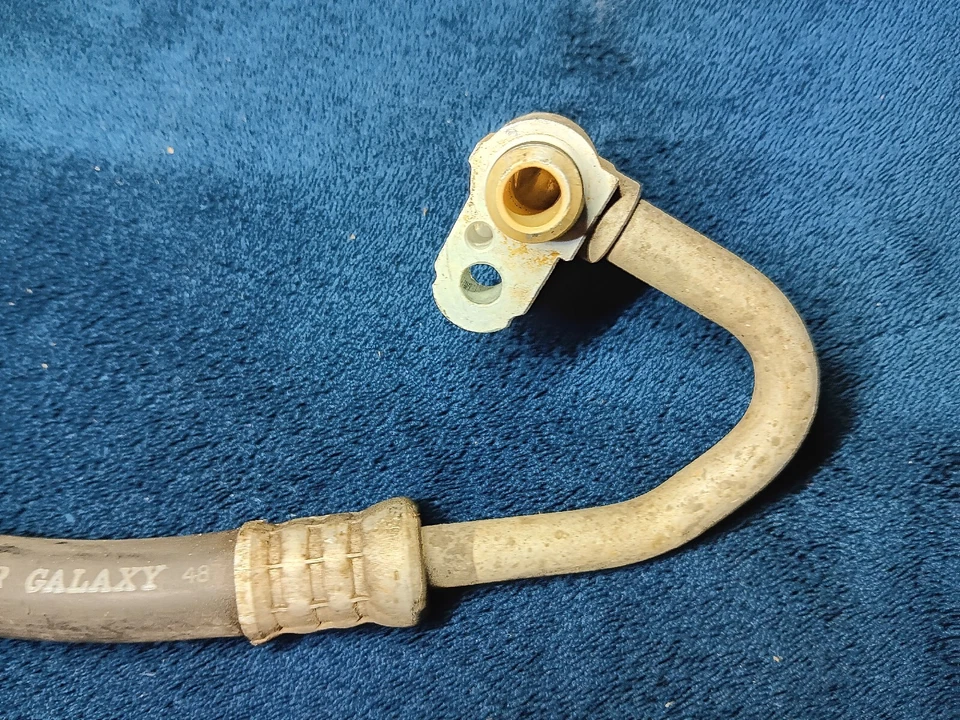 01-04 Toyota Tacoma 2RZ AC línea de refrigerante manguera compresor/condensador Foto 2 de 4