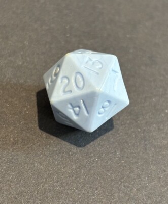 TSR D&D Dungeons & Dragons RPG Vintage Mentzer D20 Light Blue Dice -Near Mint NM