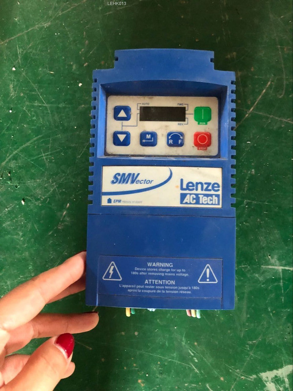 Lenze ESV751N04TXB AC Tech - Nuovo Stock USA, Con Garanzia