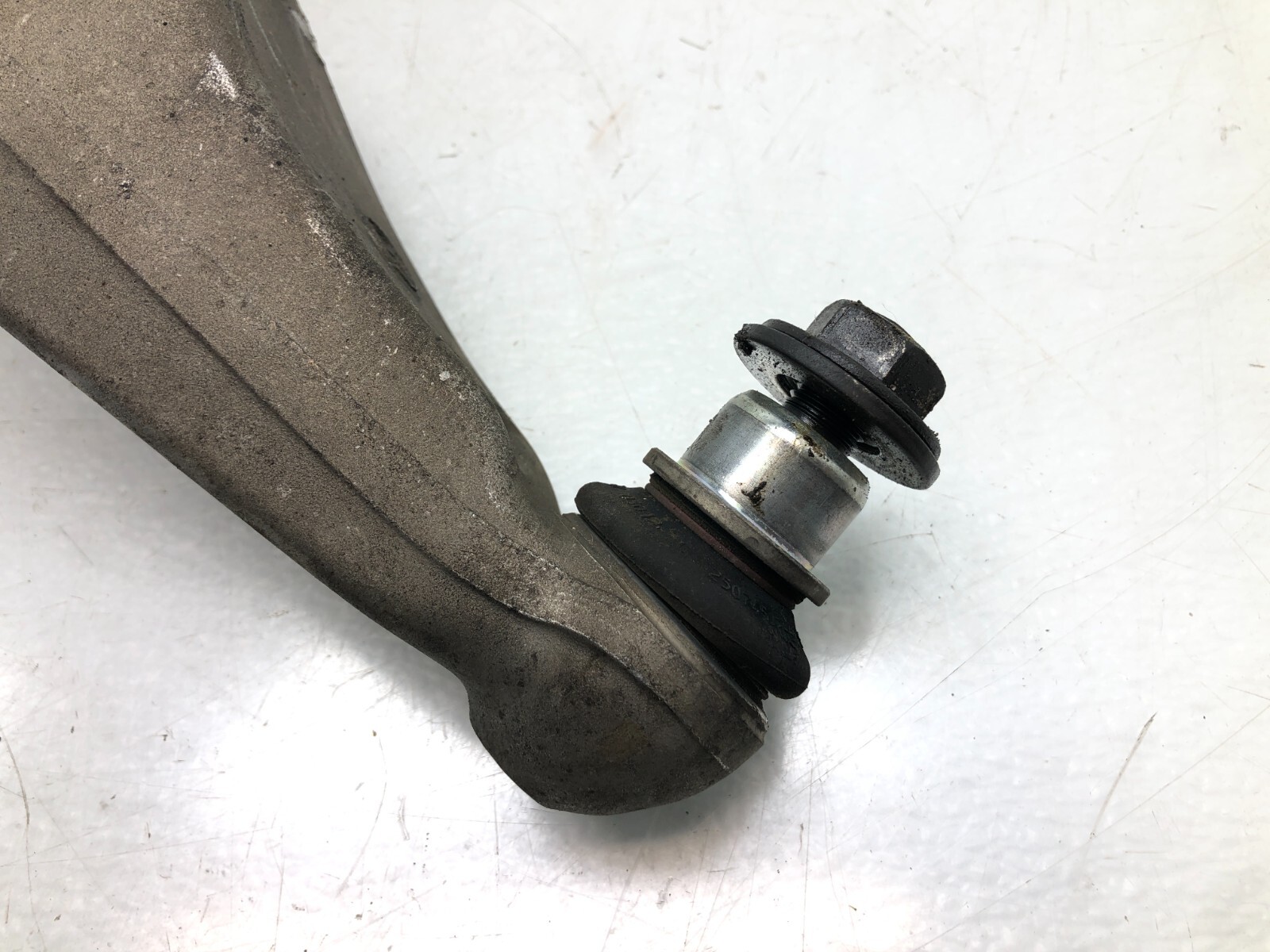 2014-2019 MASERATI GHIBLI S Q4 AWD RIGHT PASSENGER FRONT LOWER CONTROL ARM OEM.
