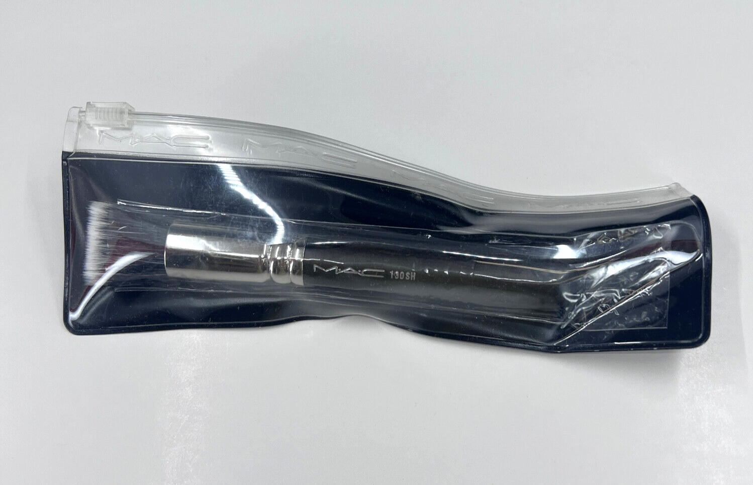 MAC 130SH Fiber Foundation Brush New in Sealed Packaging-image