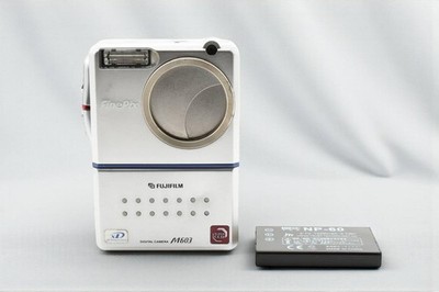 EXC+5] Fujifilm FinePix M603 Silver 6.0 MP Digital Camera w
