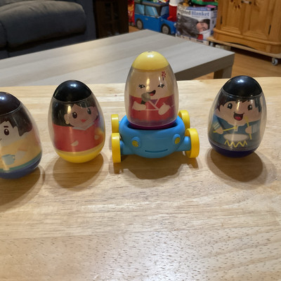 4 Weebles Wobble & Car Toys 2009 Hasbro