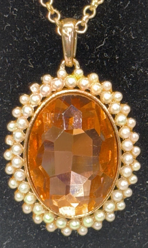 Large oval Yellow Faux Citrine Pendant / Faux pearl halo gold tone necklace ￼ - Image 3 of 4