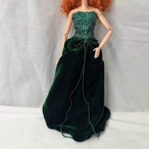 slim fit dress slacks 2004 Holiday Barbie (B5848)