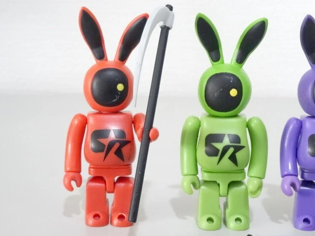 Kubrick Mayhem Rabbit Figure Set of 4pcs 2002 Revolver Medicom Toy Mayhemrabbit - Image 3 of 4